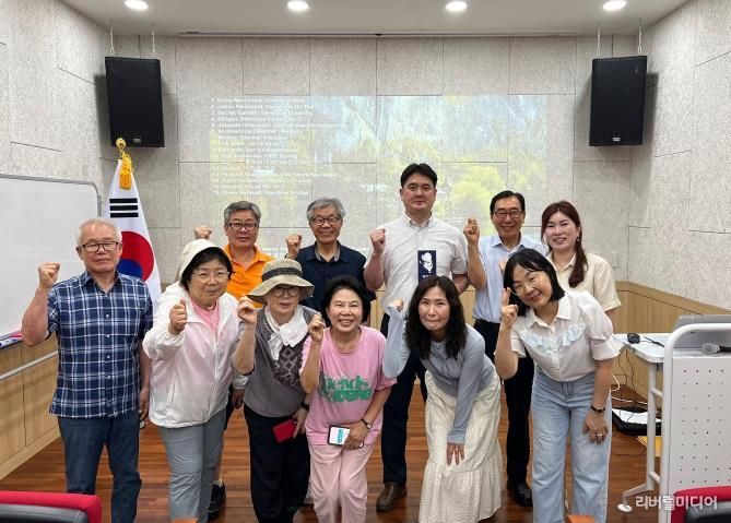안성맞춤시니어클럽 '도서관독서맞춤관리사 사업단' 어르신 독서문화 확산 견인