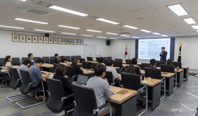성남시의회, 2025년도 정책지원관 및 직원 하반기 직무교육 실시