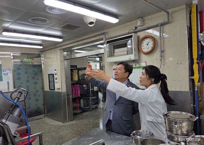 김호겸 경기도의회 교육기획위원회 의원, 번천초등학교 학교 급식실 환기설비 개선 현황 점검