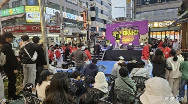 동구·와구리 야시장 현장 사진(좌: 동구야시장, 우:와구리야시장)