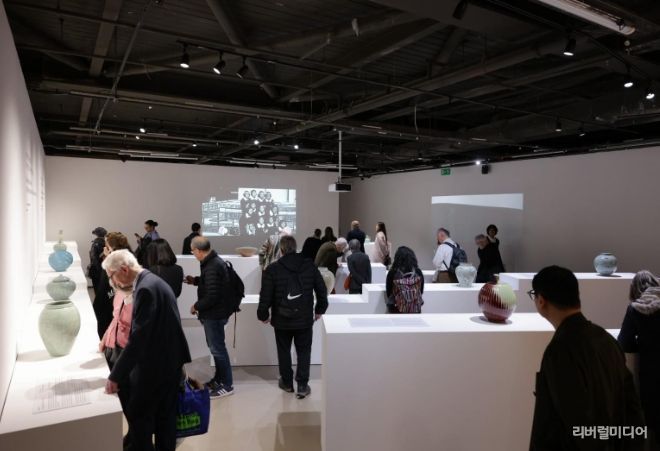 특별전 '이천 그리고 그 너머: 형태 안의 공간'